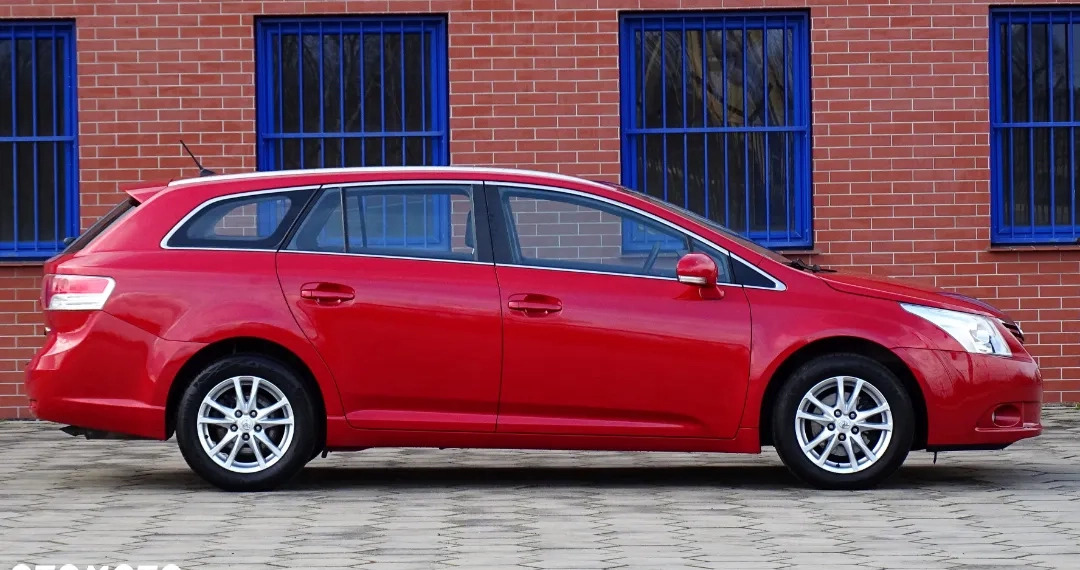 Toyota Avensis cena 32900 przebieg: 260000, rok produkcji 2011 z Racibórz małe 254